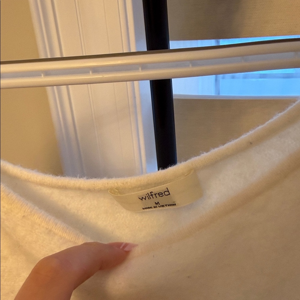 Aritzia Softspoke Rhoda Sweater size M - Picture 3 of 4